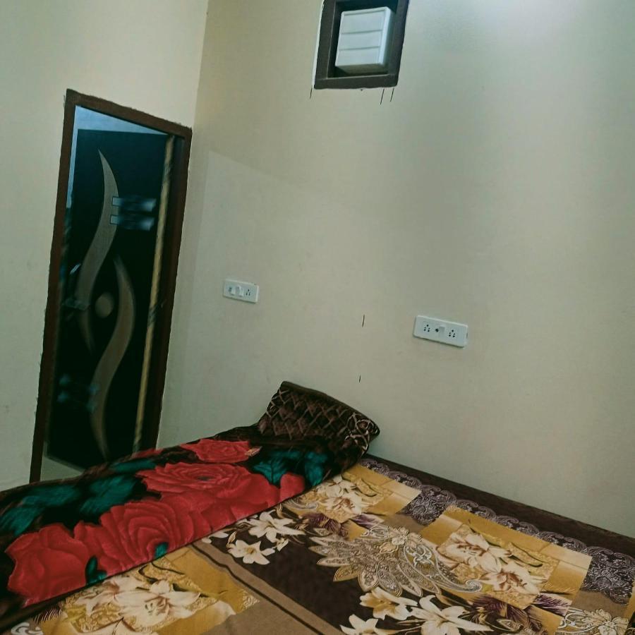 Radha Bhavan Vrindávan Kültér fotó