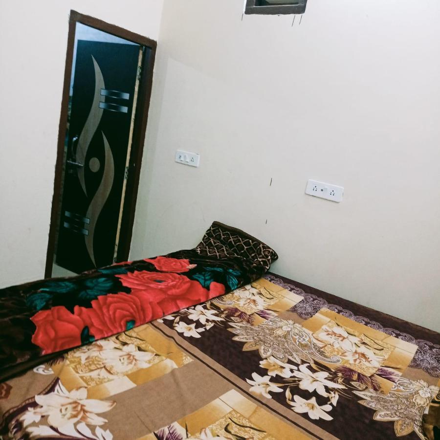 Radha Bhavan Vrindávan Kültér fotó