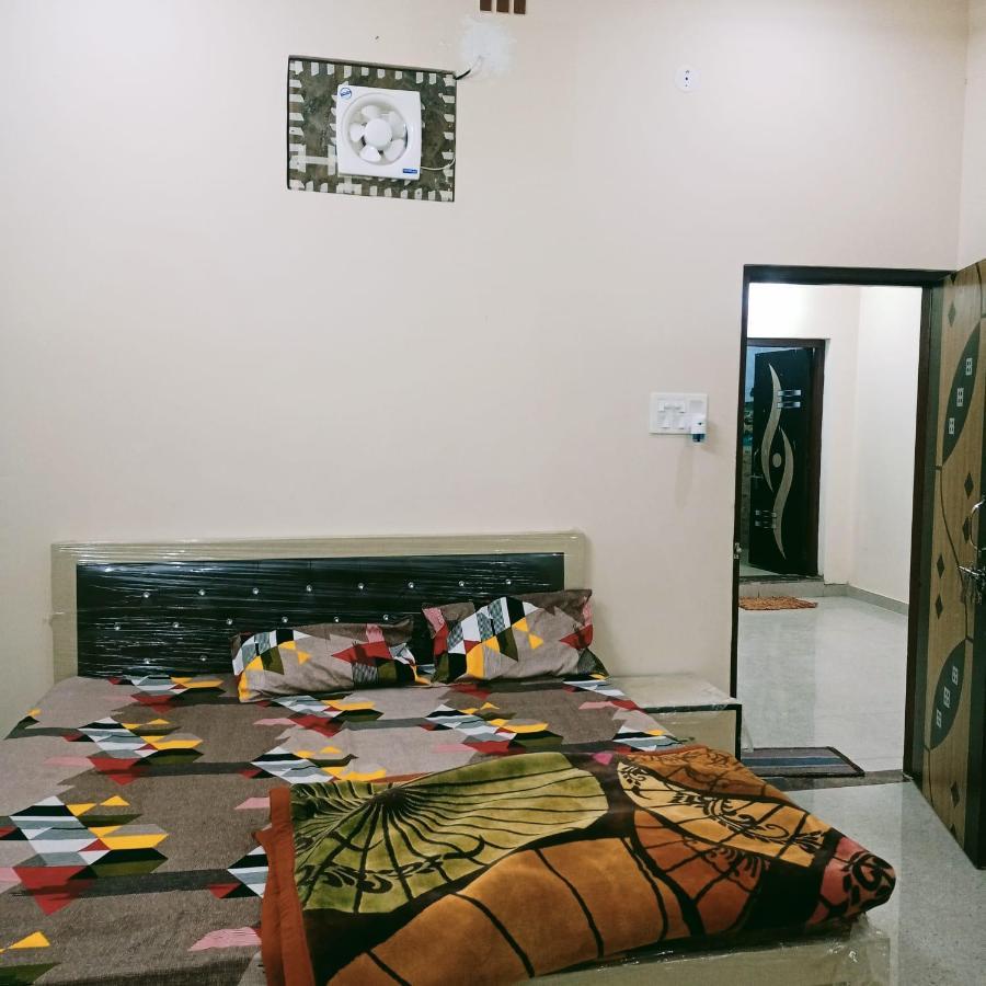 Radha Bhavan Vrindávan Kültér fotó