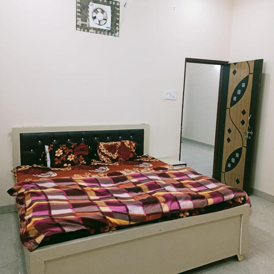 Radha Bhavan Vrindávan Kültér fotó